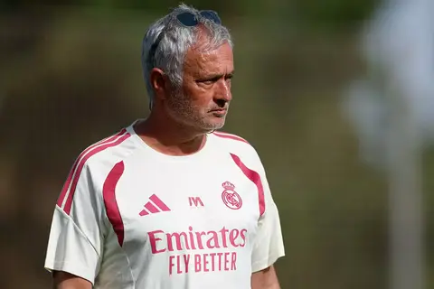 في أول اختبار تحضيري.. مورينيو يبدأ مهمته مع ريال مدريد بمواجهة ألكوركون